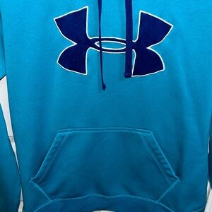 🦋UA hoodie 5/25$